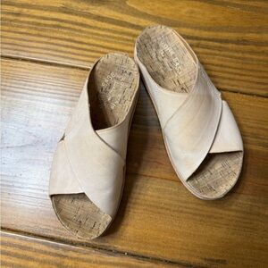 Kork-Ease Women's Tan Sandals